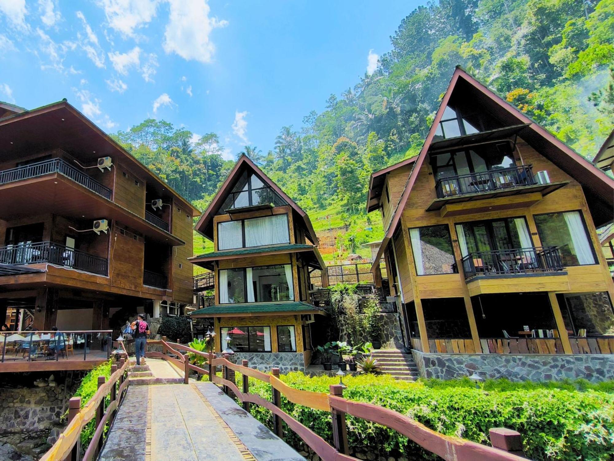 Bayan Village Baturraden Exterior photo