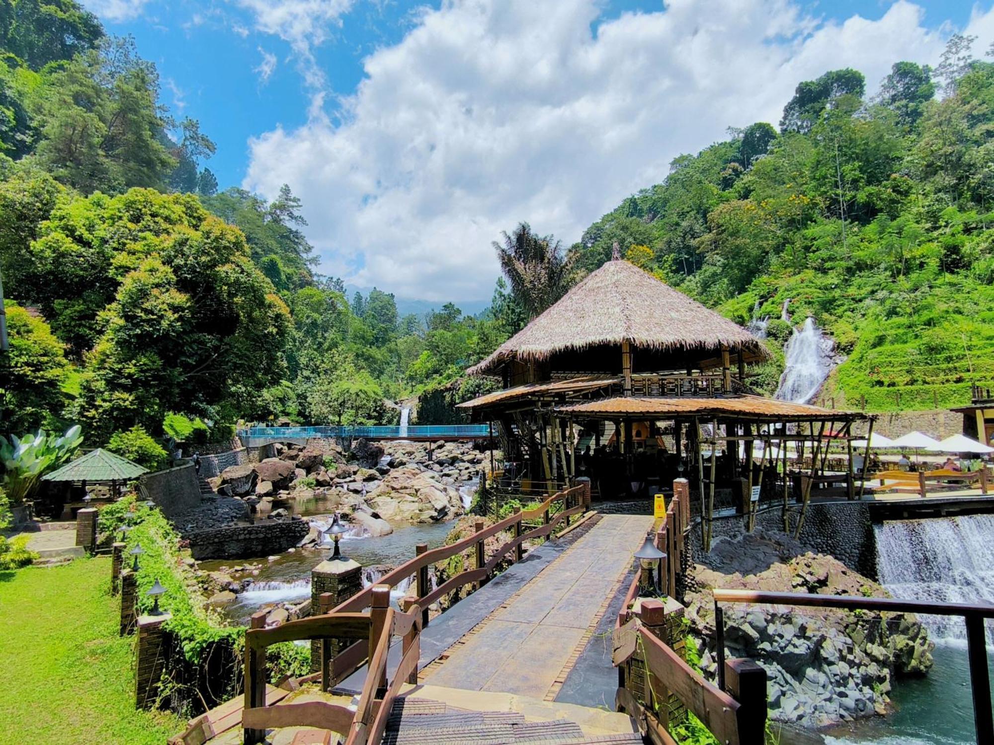 Bayan Village Baturraden Exterior photo